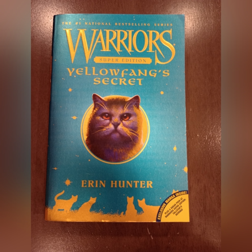 Warriors: Yellowfang's Secret by Erin Hunter - Blue Cover